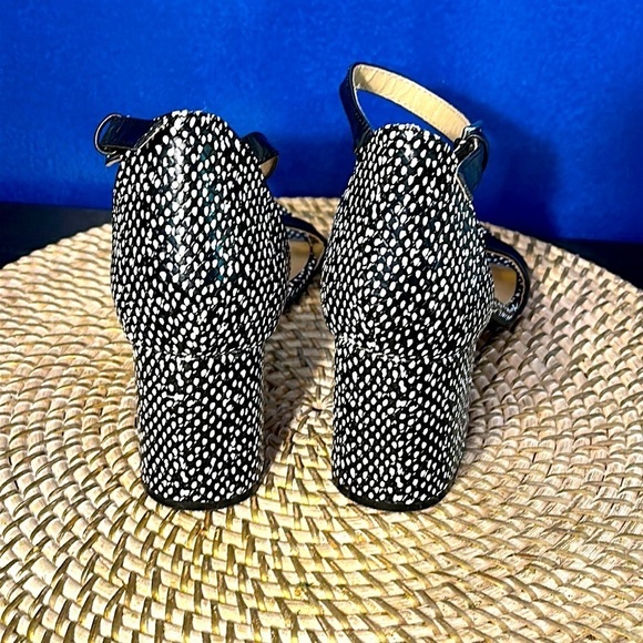 Women’s CL by Laundry Jody Ankle Strap Black & White Heeled Sandal Size 10 - Picture 3 of 6